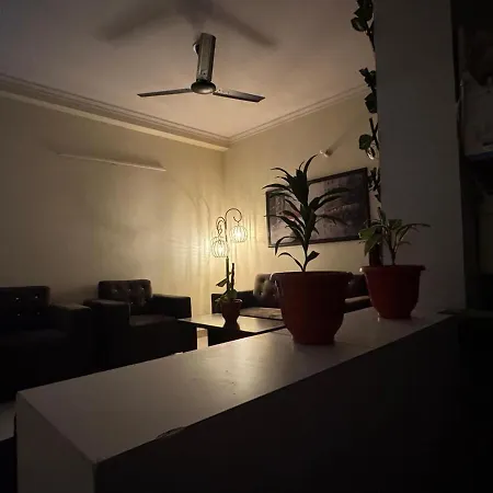 The Den- Private Apartment For Long Stays